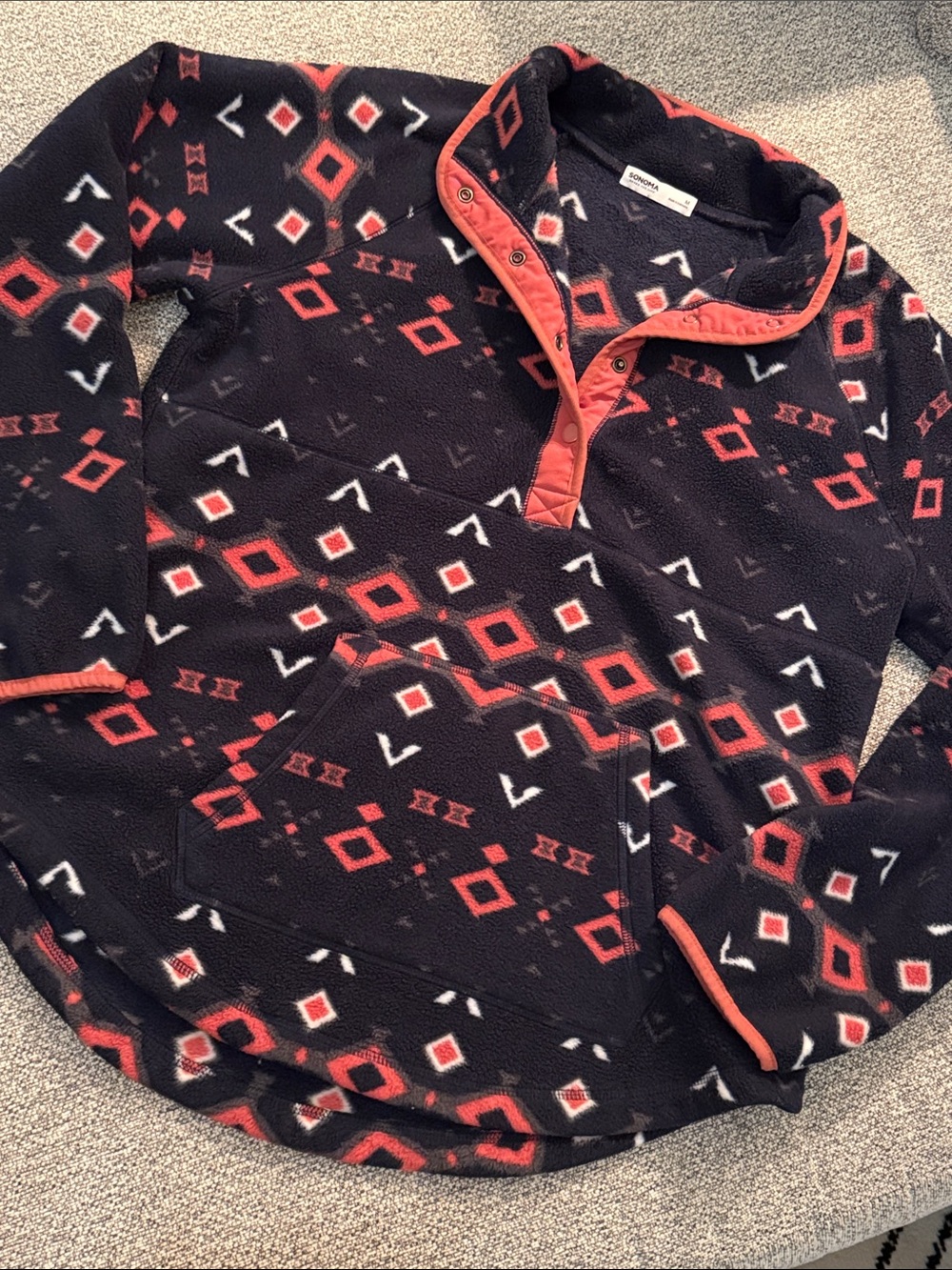 Sonoma Black Pullover Fleece with Red and White Geometric Print
